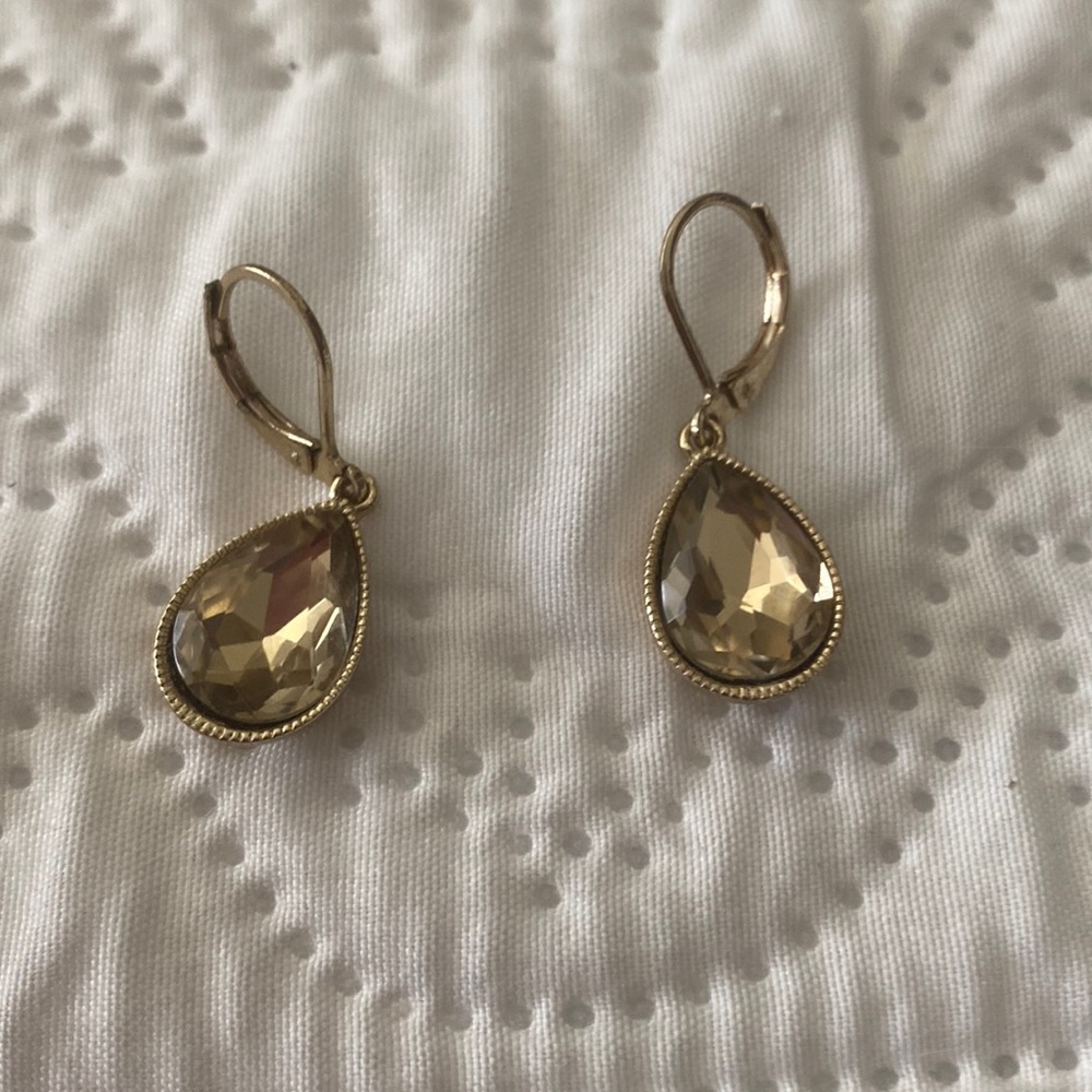Sparkly gold stone earrings
